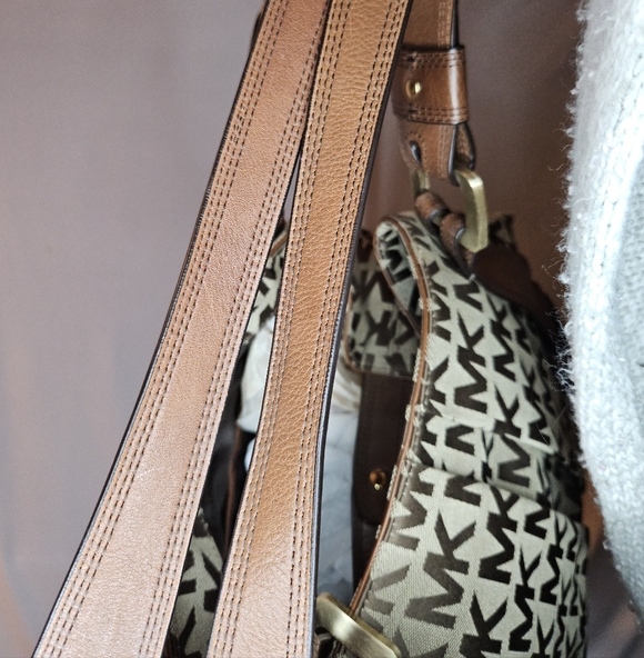 Michael Kors Brown Cream MK Monogram Lattington Large Shoulder Bag - Picture 11 of 15